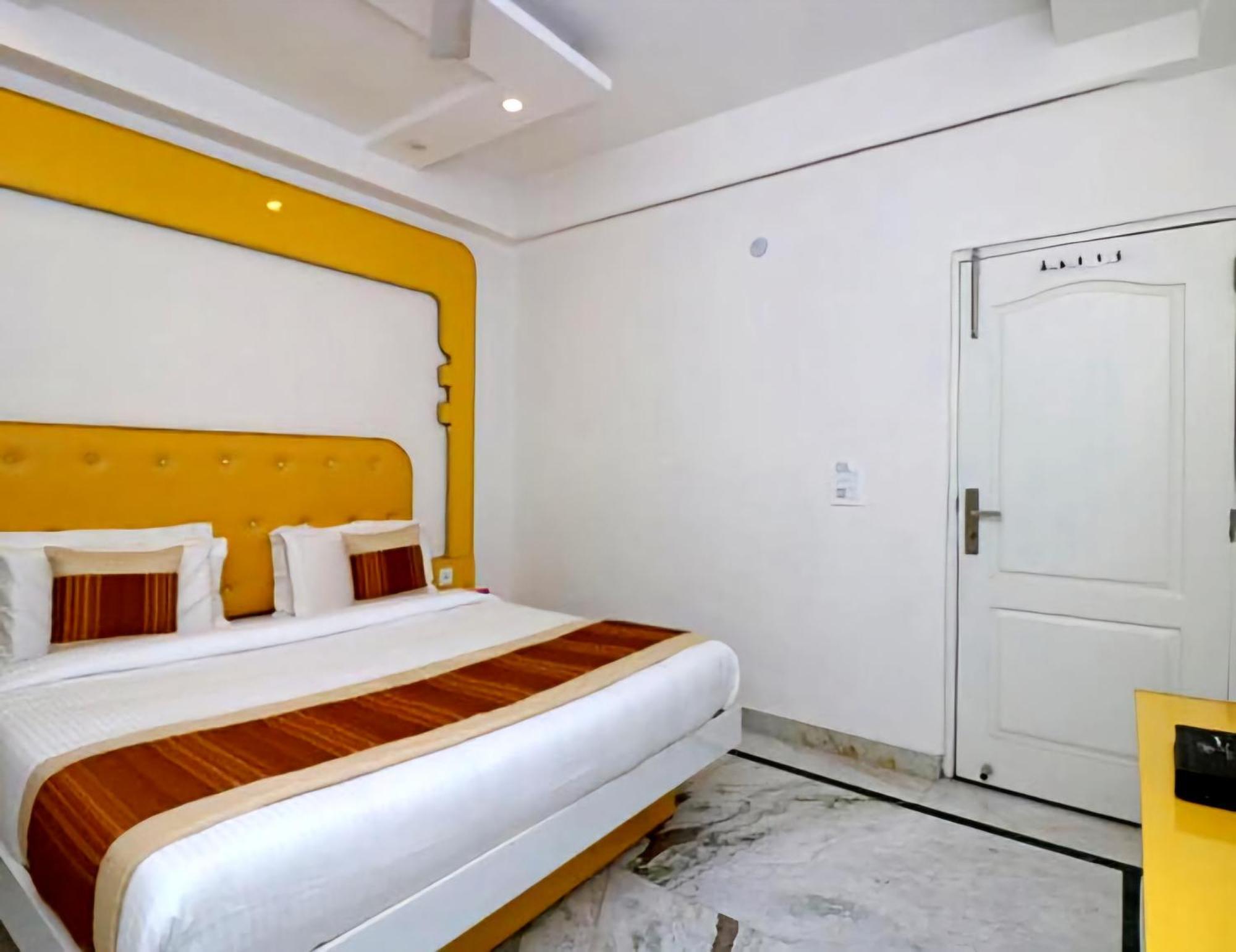Hotel Leo Continental New Delhi Exterior photo