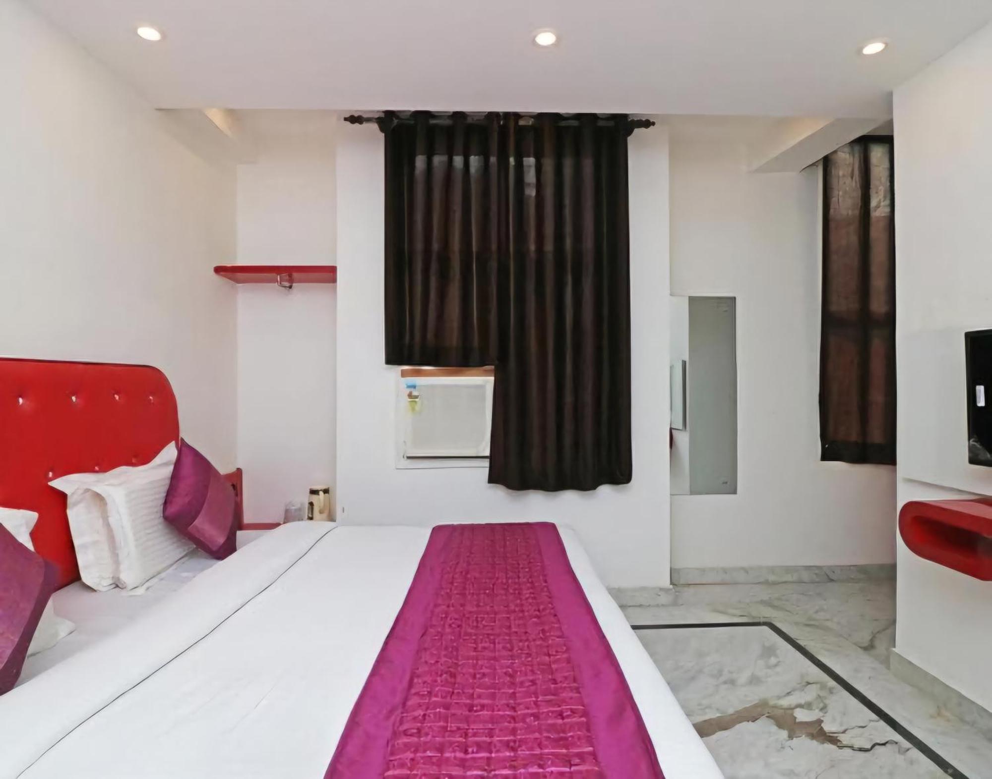 Hotel Leo Continental New Delhi Exterior photo