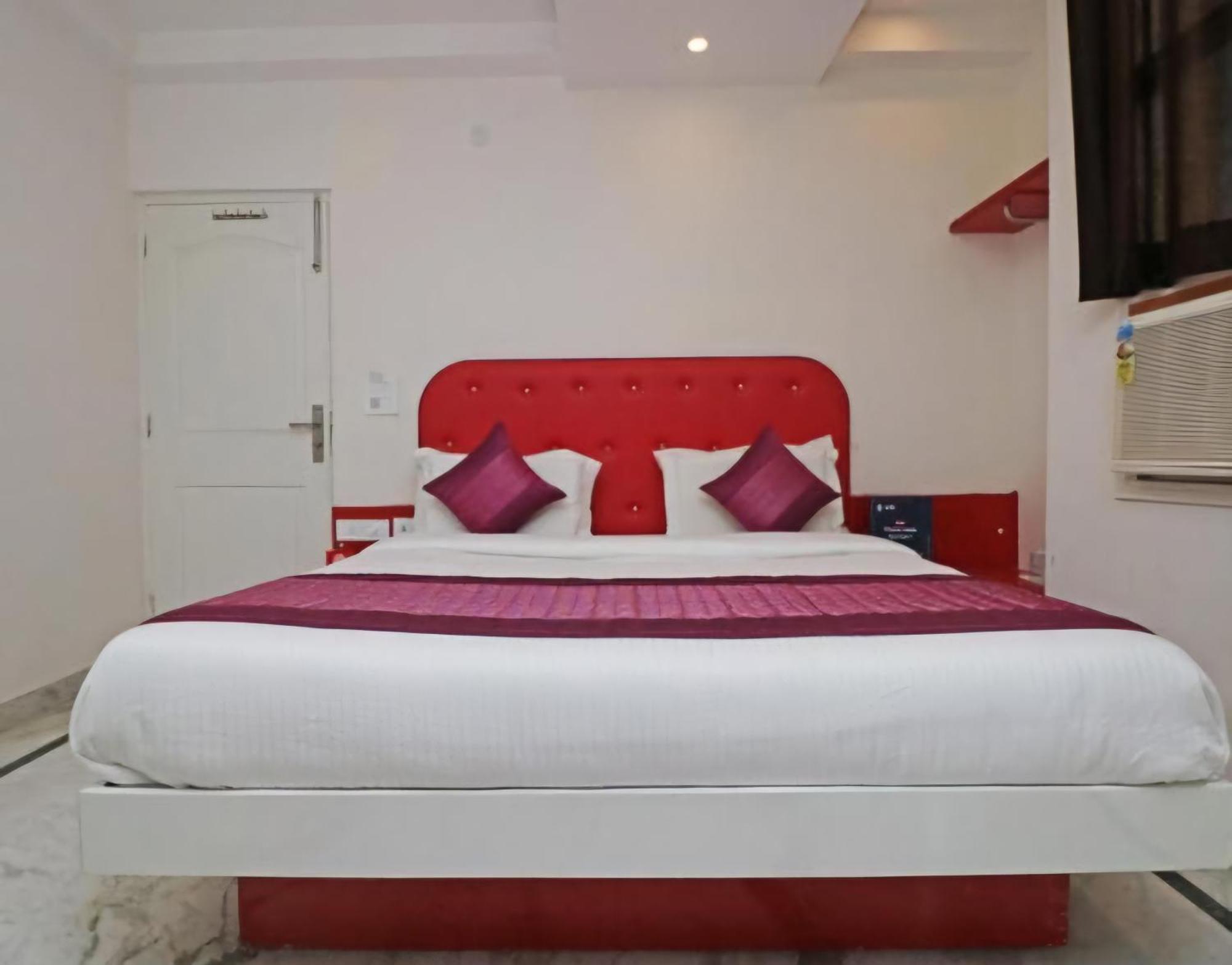 Hotel Leo Continental New Delhi Exterior photo